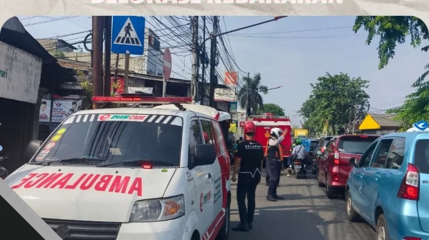 Standby Ambulans di Kebakaran 2